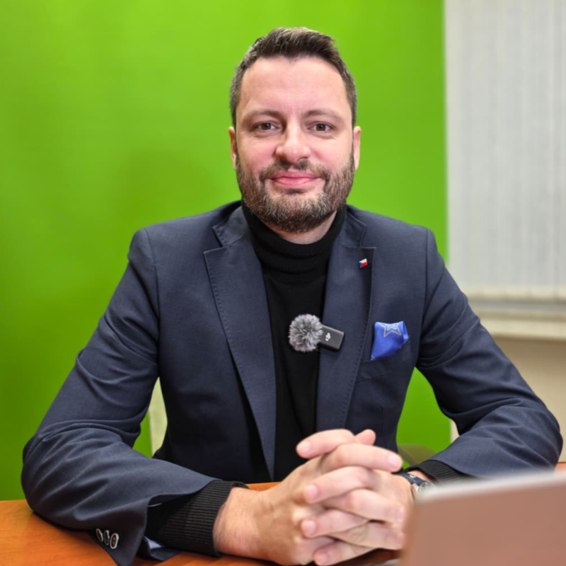 Obrázek epizody Blíží se konec ODS? Strana se rozpadá. Fiala utajil deficit 100 miliard. Víme proč! | Čau Praho #159