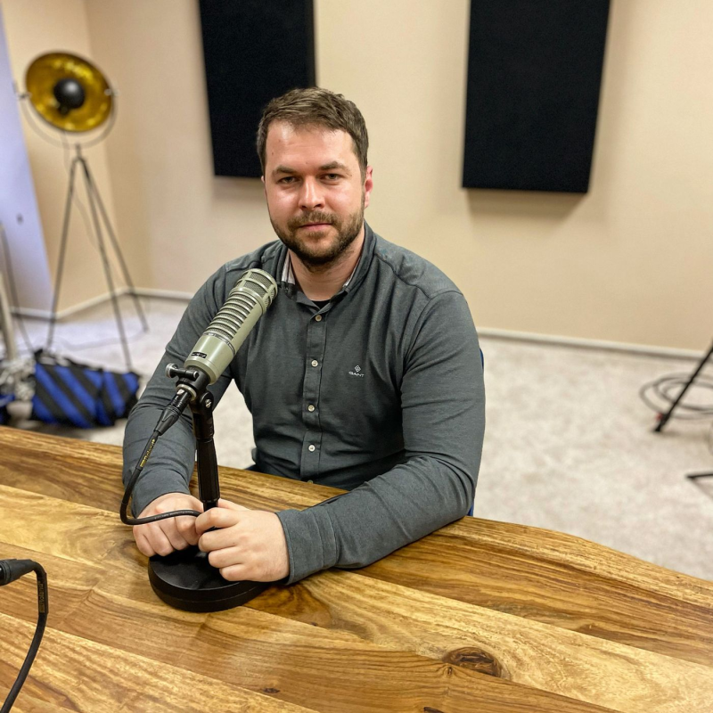 Obrázek epizody 87: Jak mohou špatně nastavené týmové kompetence a prostředí vést ke konfliktům, frustraci a vyhoření / Tomáš Fedor, Head of Infrastructure