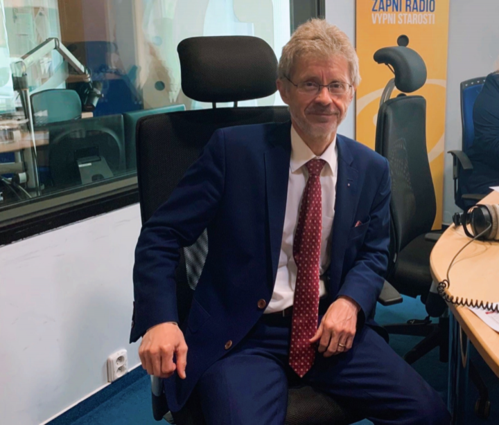 Obrázek epizody Miloš Vystrčil: Vyzývám Kancelář prezidenta republiky, ať konečně řekne, jestli je prezident způsobilý vykonávat funkci. Vyhneme se tak věcem, kterým jsme v posledních dnech svědky