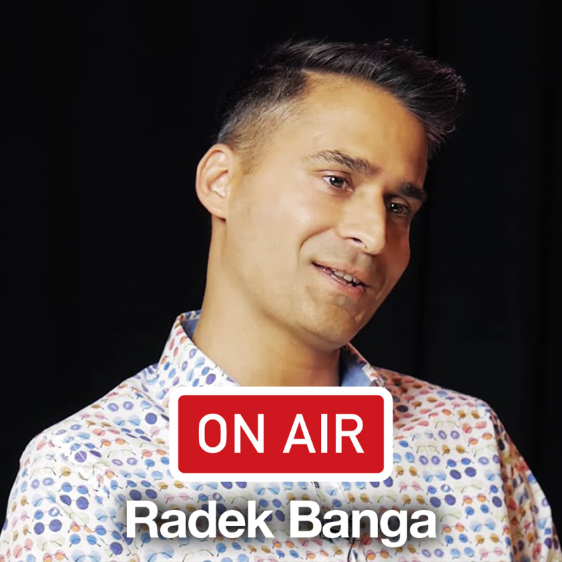 Obrázek epizody Radek Banga (Gipsy.cz) ON AIR: „Pop je magie. V Česku je kvůli bývalému režimu vnímaný negativně."