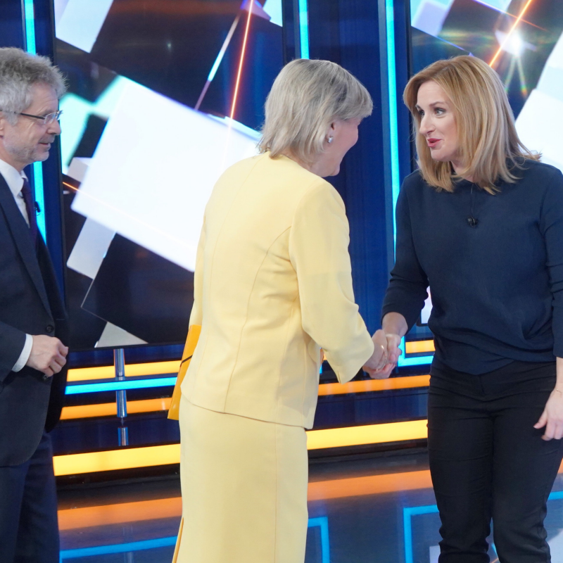 Obrázek epizody Vildumetzová: Víte, kolik stojí Sunar? 200 korun navíc nestačí. Podle Vystrčila není pomoc tak jednoduchá