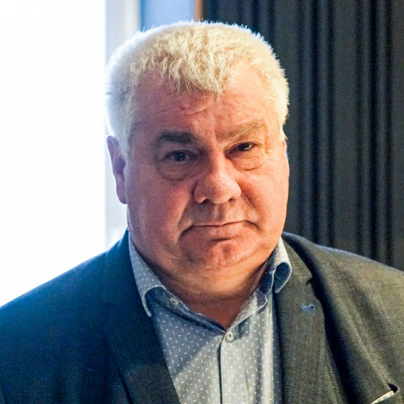 Obrázek epizody Árpád Érsek - SkyToll si môže nechať mýtne brány, ktoré mu preplatil štát