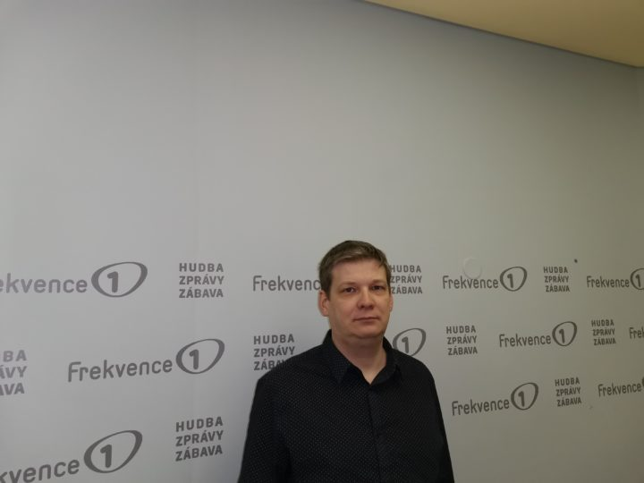 Obrázek epizody Martin Kožíšek: Rodič na internetu dítě ohlídat nedokáže. Je to o důvěře