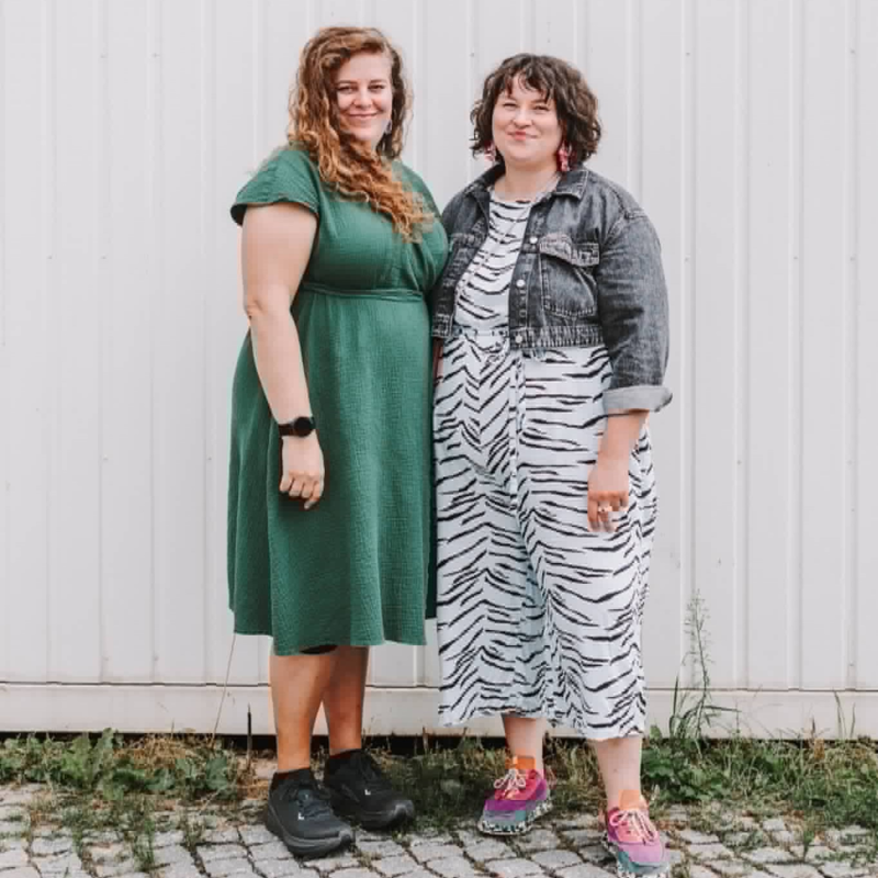 Obrázek epizody 46: Jaké to je chodit na Dyzajn market roky, znát ho jako návštěvnice, modelka, influencerka i pozorovatelka všeho kolem? A kdy přijde ten moment, že se tam začnete cítit jako doma?