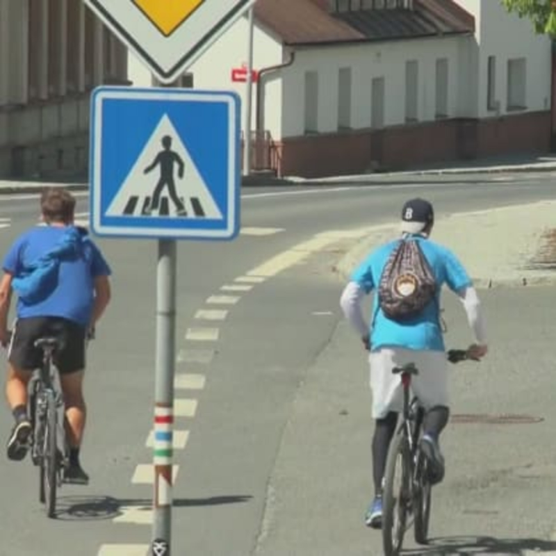 Obrázek epizody Změní se pravidla pro předjíždění cyklistů?