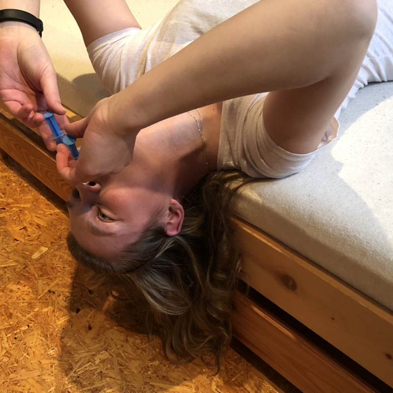 Obrázek epizody Trápí vás rýma? Několik tipů jak na její lepší průběh.