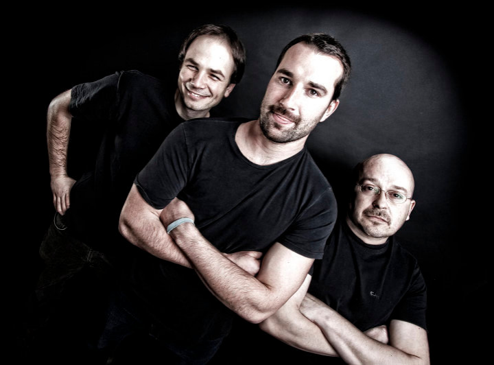 Obrázek epizody Konektor: Nová skvělá deska Korben Dallas a singl Mekyho Žbirky. Zahraniční aktuality od Diplo nebo Toro y Moy a pár pozvánek na koncerty, trocha drbů a tipů na dobrou muziku.