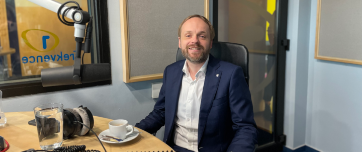 Obrázek epizody Jakub Kulhánek: Výroky Okamury nebo Volného mě nesmírně mrzí. Za některé se hluboce stydím