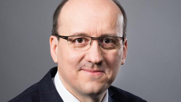 Obrázek epizody Prezident České lékárnické komory: U léků bez předpisu si výrobci mohou cenu stanovit volně