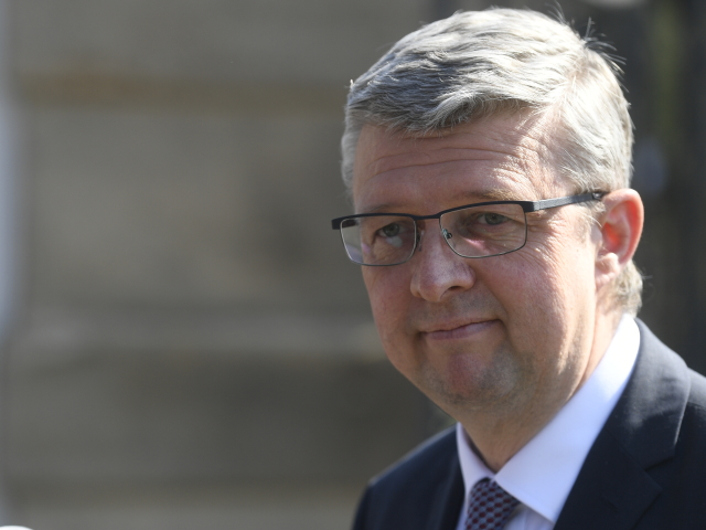 Obrázek epizody Vicepremiér Karel Havlíček: Epidemiologové mají strach kadeřnice pustit