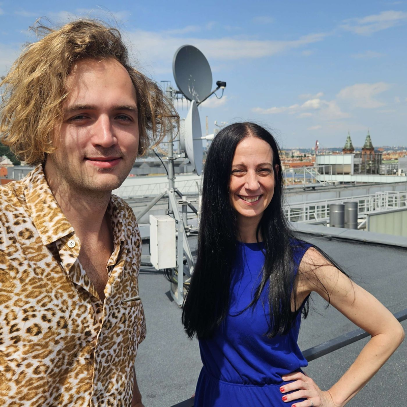 Obrázek epizody Albert Romanutti z Bert & Friends o lásce ke karaoke, orgiích v Národním divadle a koncertování v Rudolfinu