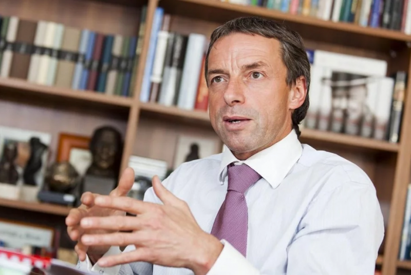 Obrázek epizody Pavel Bém: Alkohol je tvrdá droga. Každému přeji nějaké rozumné předsevzetí