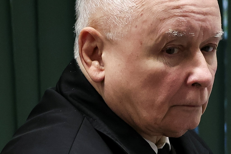 Obrázek epizody Opozice může poskládat vládu. Kaczyńskému nevyšlo referendum ani strašení agentem Tuskem