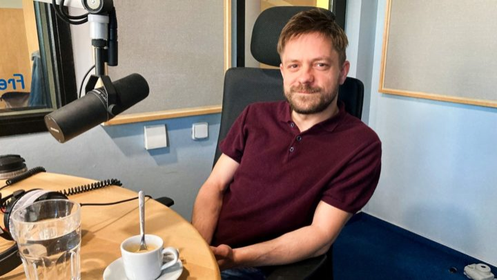 Obrázek epizody Jiří Mádl: Když režíruji, tak nekřičím. Jen vlídně a mile šikanuji