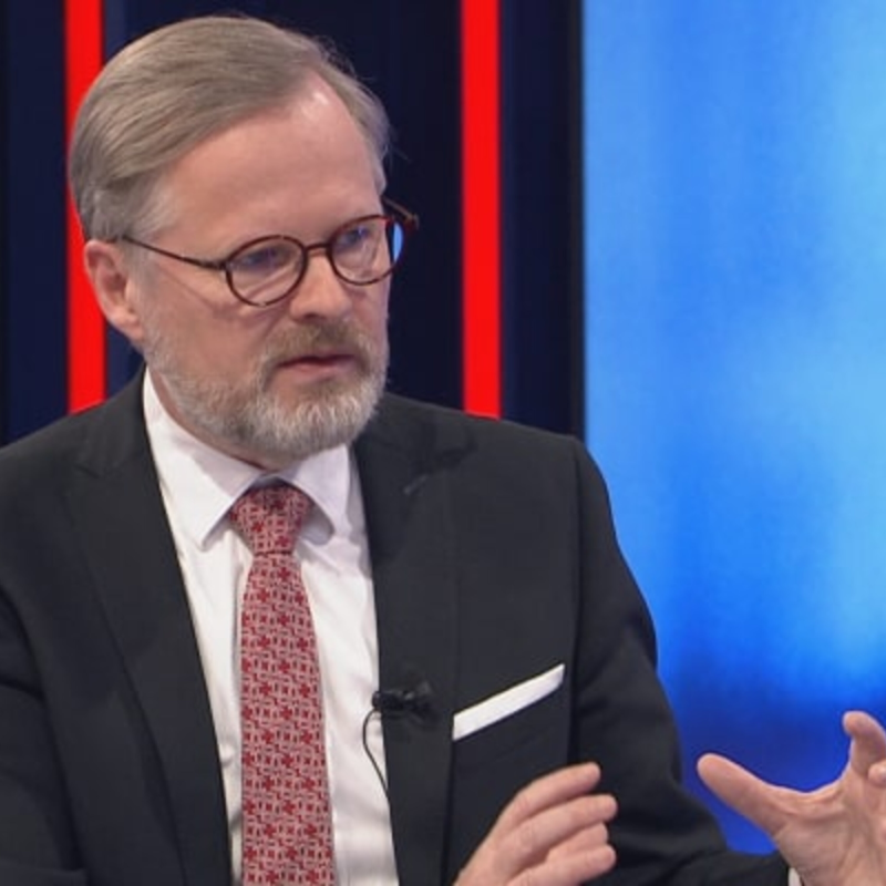 Obrázek epizody Co na to premiér: Poště do konce roku hrozil krach, museli jsme jednat. Minulé vlády strkaly hlavu do písku, popsal Fiala