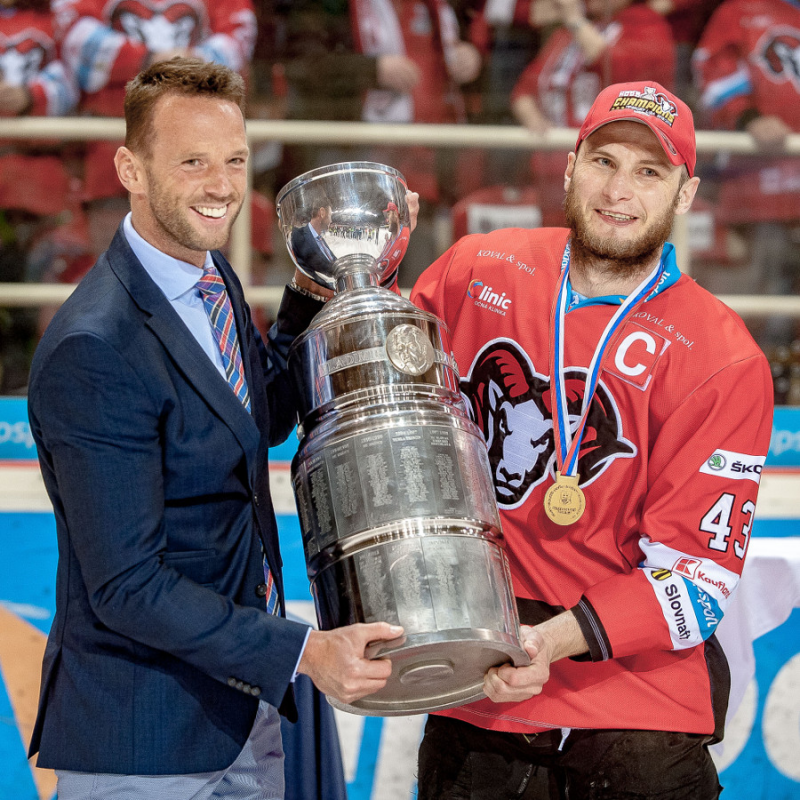 Obrázek epizody Bohatá Banská Bystrica má opäť hokejový titul, fanúšikovia sú vyspelejší