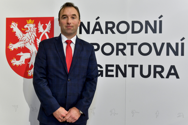 Obrázek epizody Milan Hnilička: Miliarda na restart sportu půjde ze všeobecné pokladní správy. Nejde o peníze ministerstva školství, mládeže a tělovýchovy