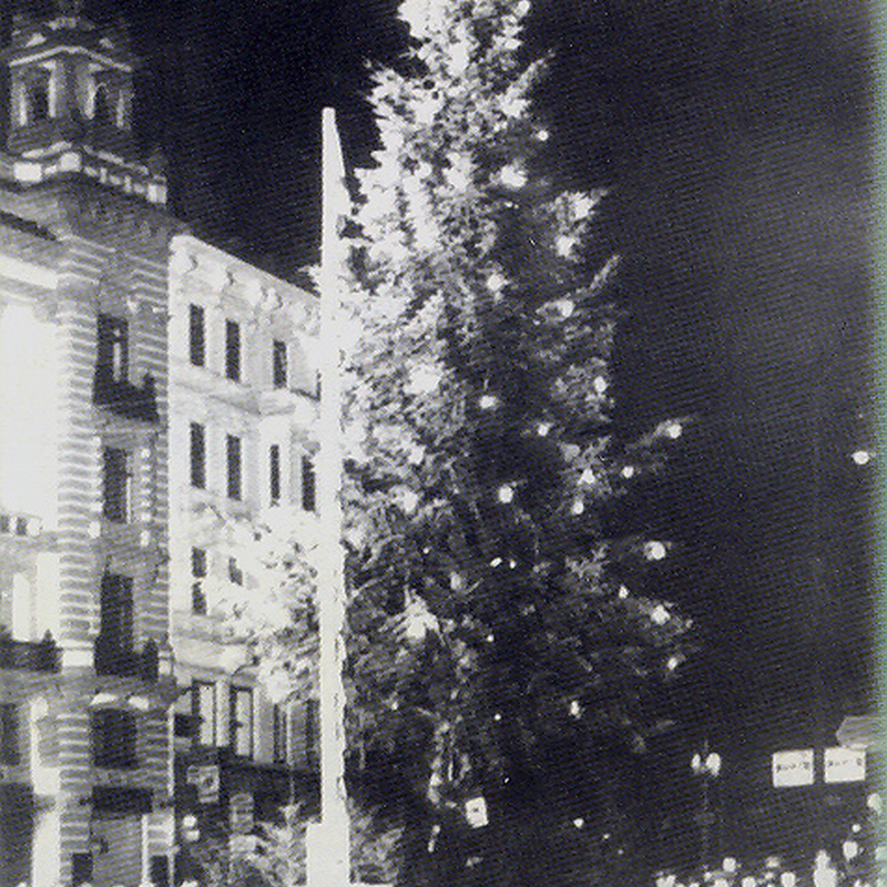 Obrázek epizody 22. prosince: Den, kdy se zrodila myšlenka veřejných vánočních stromů na náměstích