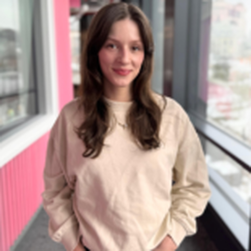 Obrázek epizody Ema Businská: Vybrala jsem si herectví před sportovní kariérou, protože jsem věděla, že to nepůjde zkombinovat