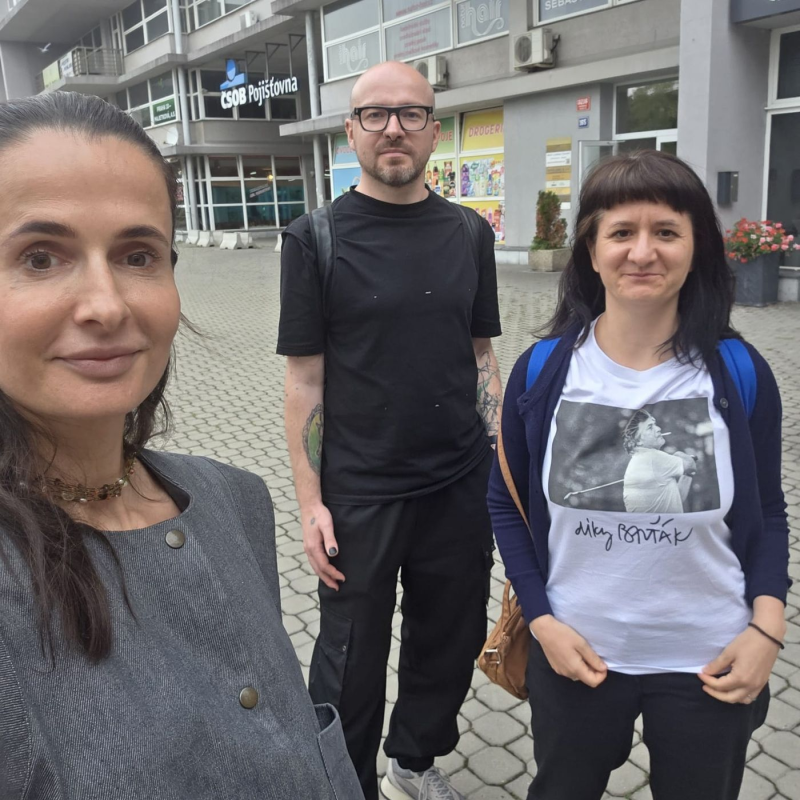 Obrázek epizody Odvážné palce 17/7/2025 Sbormistr, Letní škola 2001, F1, 28 dní poté a taky varské ozvěny a pozvánka do Hradiště