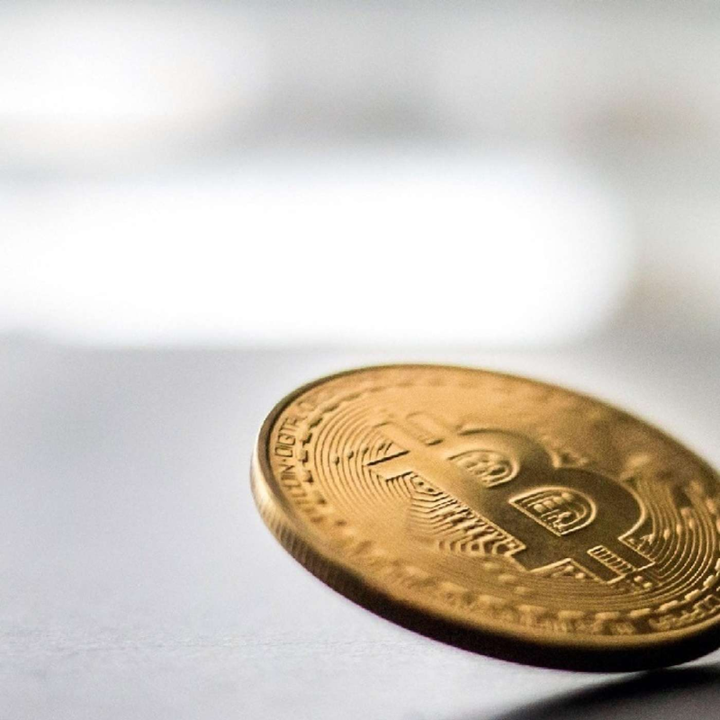 Obrázek epizody Cena bitcoinu se drží nad 100 000 dolary. Nadechuje se trh k dalšímu skoku?