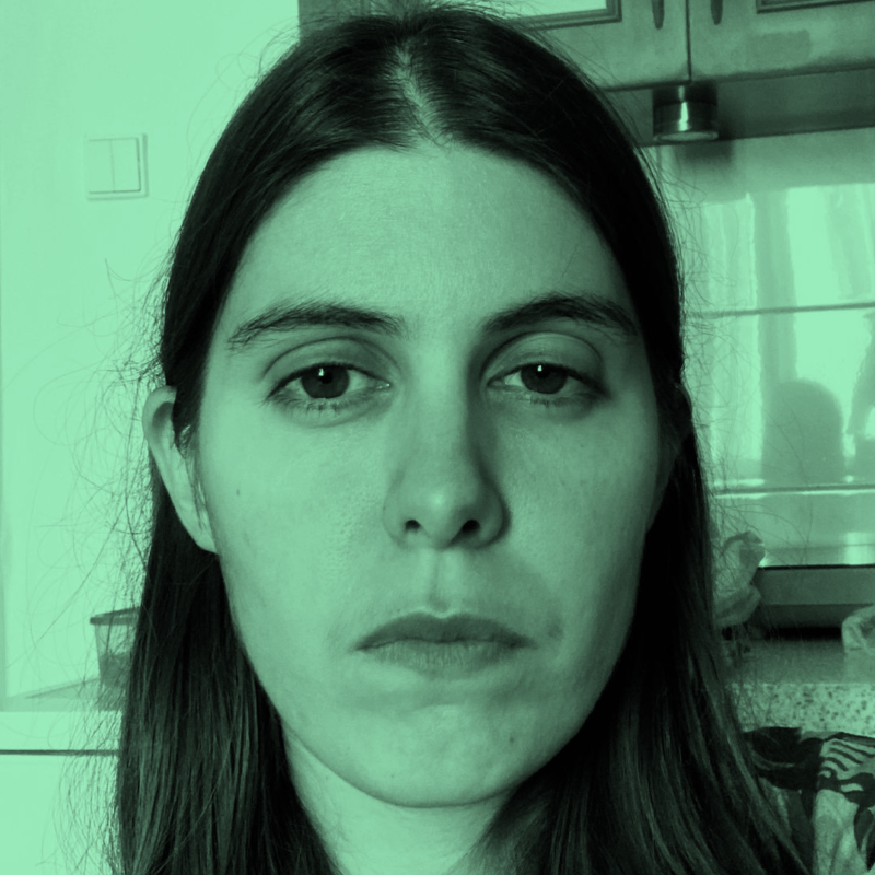 Obrázek epizody Chtěla jsem ukázat, že takhle láska nemá vypadat– Eliška Balog o inscenaci Ona je živá