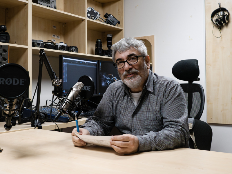 Obrázek epizody Doc. Giuseppe Maiello, Ph.D. - specialista na sexuální život starých Slovanů i upíry