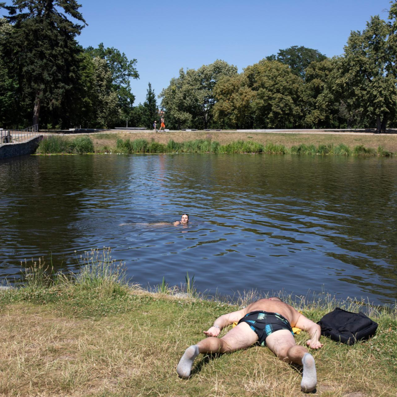 Obrázek epizody Oázy chladu v pražské poušti. Jak se metropole chystá na stále častější a intenzivnější vlny veder