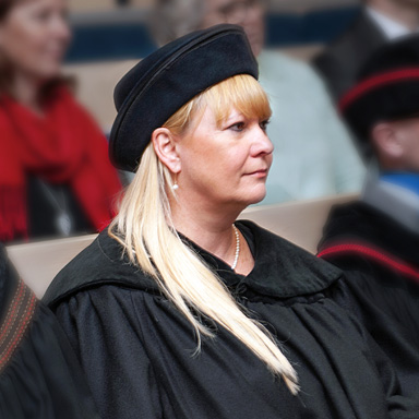 Obrázek epizody O tom, jaké je místo žen v informatice a v čem jsou pro tento obor nenahraditelné, jsme si povídali s doc. Stanislavou Mildeovou, garantkou studijního programu Aplikovaná informatika na Vysoké škole finanční a správní.