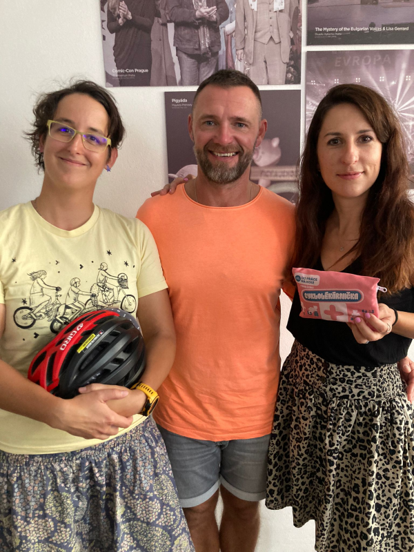 Obrázek epizody Do práce na kole: Ve městě, kde funguje infrastruktura, je možné fungovat bez auta. Na nákup se dá jet s nákladním elektrokolem.