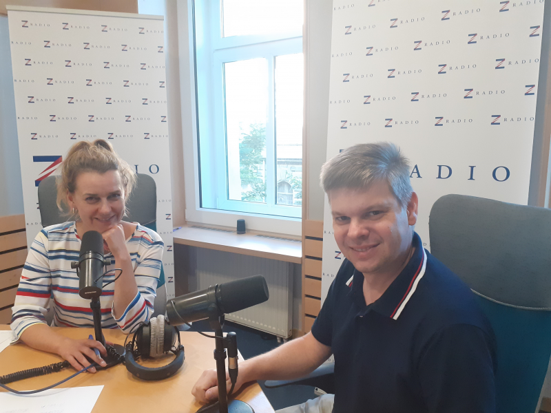 Obrázek epizody Za drahá mobilní data v Česku můžou naši politici, říká bývalý náměstek ministra průmyslu a obchodu Ondřej Malý.