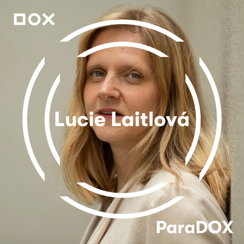 Obrázek epizody #27 Pořád ještě nejsme zvyklí ve školách tolik diskutovat nebo se tolik ptát, říká koordinátorka vzdělávacích programů DOXu Lucie Laitlová