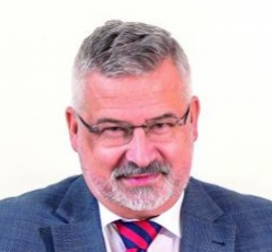 Obrázek epizody Podle šéfa školských odborů Františka Dobšíka se další rozvolnění ve školách bude týkat dvě stě tisíc zaměstnanců a jednoho a půl milionu žáků.