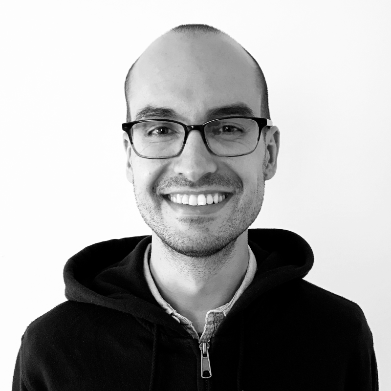 Obrázek epizody „Spoluúčast lze nastavit různými způsoby“ – Podcast IEZ s ekonomem Michalem Horným