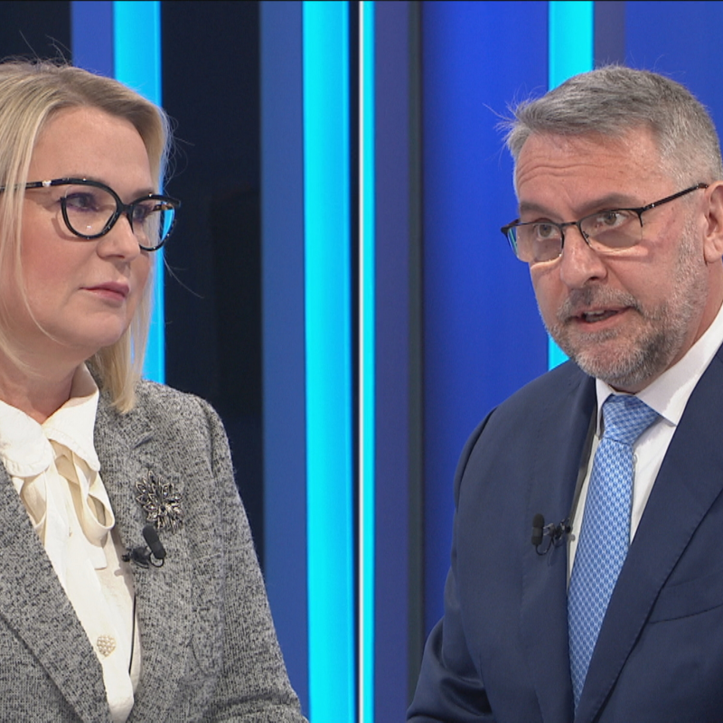 Obrázek epizody Černochová: Děláte z vojáků bezmozky. Babiš mluví jen o míru, oponoval Metnar