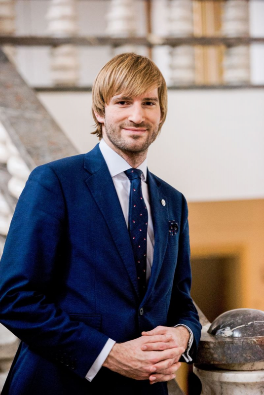 Obrázek epizody Adam Vojtěch: V případě nárůstu nákazy COVIDEM 19 nejde o druhou vlnu, ale spíš pokračuje vlna první