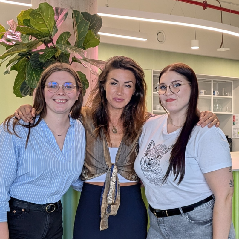 Obrázek epizody Nový jazyk, kultura i byrokracie. ESN pomáhá zahraničním studentům v Česku a buduje tím i mezinárodní vztahy.