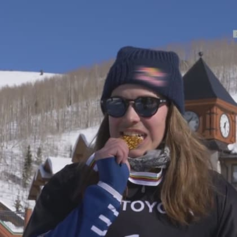 Obrázek epizody EVA SAMKOVÁ O ODCHODU RODIČŮ