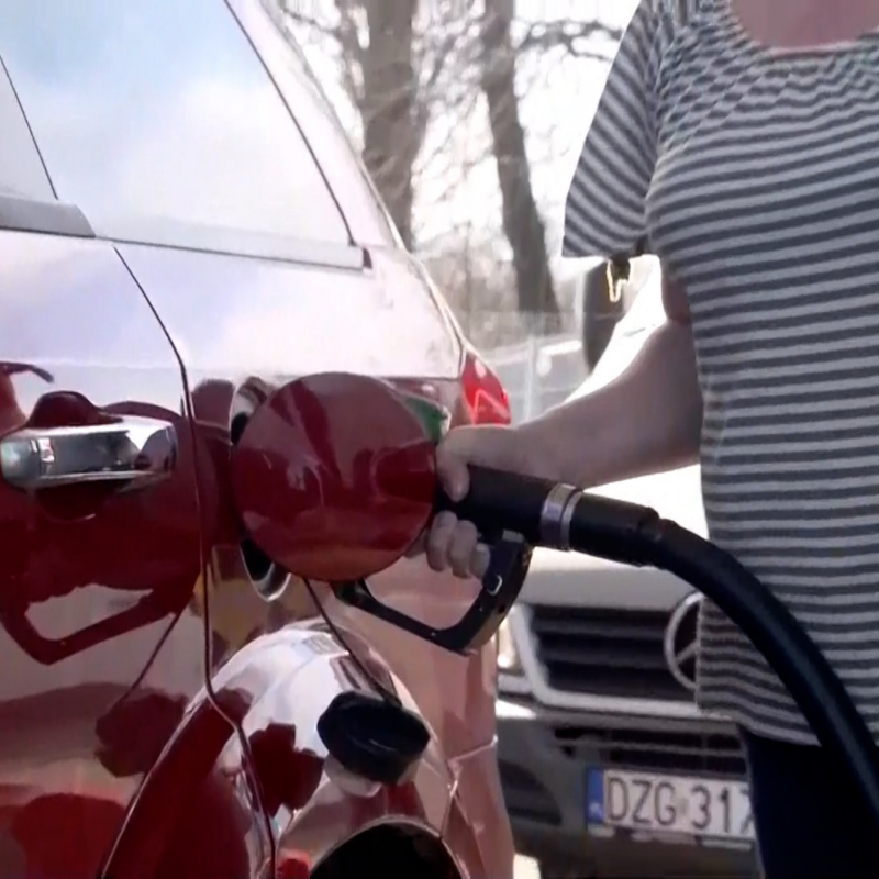 Obrázek epizody Ceny benzínu a nafty dále porostou. Na co se máme připravit?