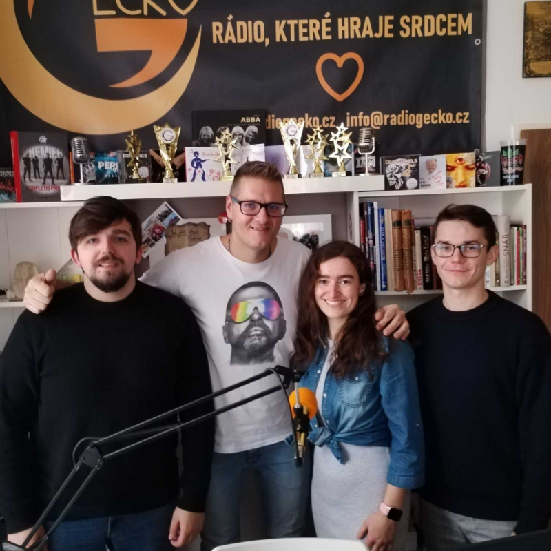 Obrázek epizody Rozhovor s Karolínou, Honzou a Josefem - kapela Něco si přej