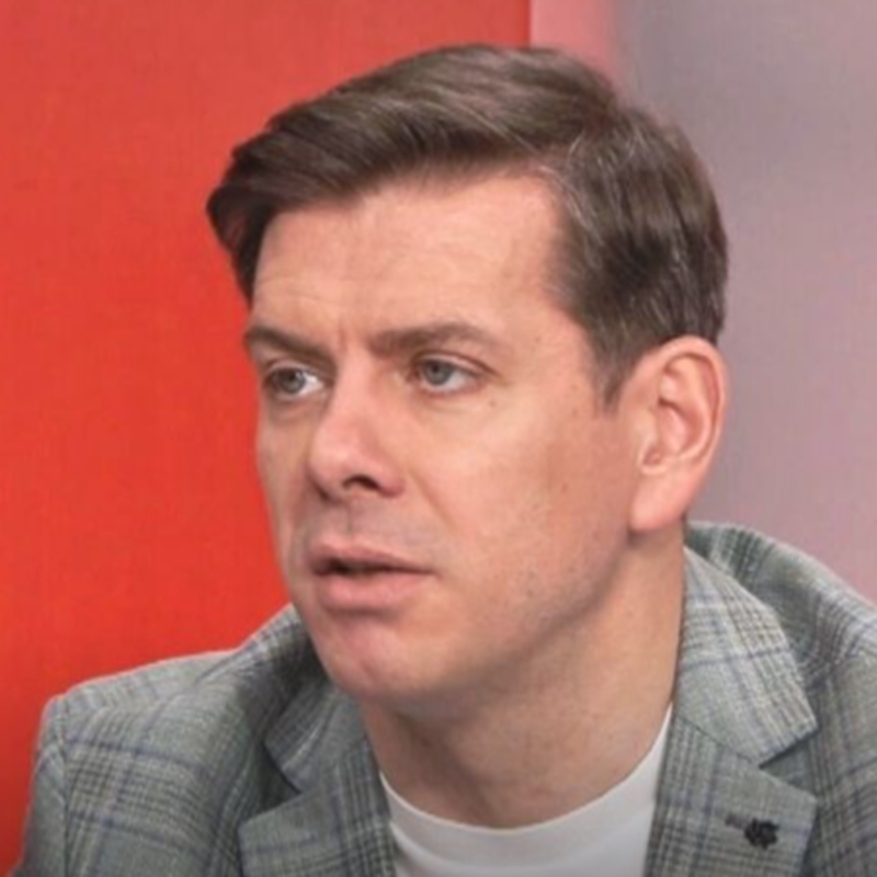 Obrázek epizody Kuloáry | Jan Skopeček (ODS): Rozhovory s Putinem o míru? Musíte jednat i s masovými vrahy | 30. 4. 2025