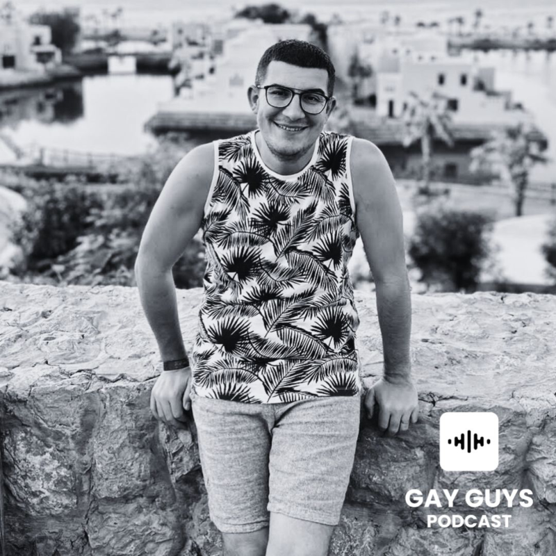 Obrázek epizody Trvanlivý medvídek: Dominik musel zhubnout, ale co na to jeho partner, který má rád medvědy? - Dominik ■ Epizoda 66 ■ GAY GUYS PODCAST