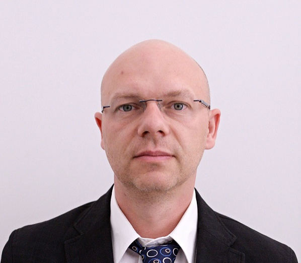 Podle politologa Cabady může být nová vláda křehká. Jak dlouho pětikoalice vydrží?