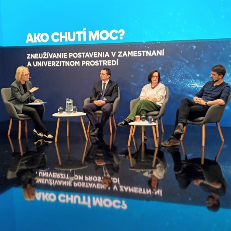 Obrázek epizody Ako chutí moc? Zneužívanie postavenia v zamestnaní a v univerzitnom prostredí (záznam diskusie)