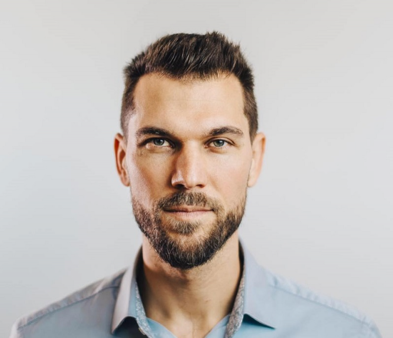 Obrázek epizody Ve funkční medicíně se snažíme přijít na to, proč by daný člověk mohl být nemocný, říká někdejší fotbalista a lékař Jan Vojáček