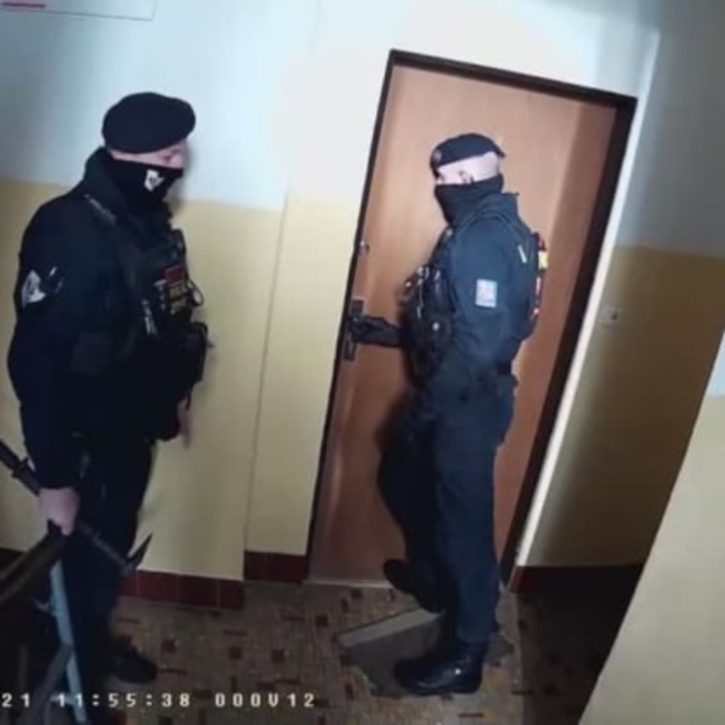 Obrázek epizody Policisté pomohli zraněné ženě