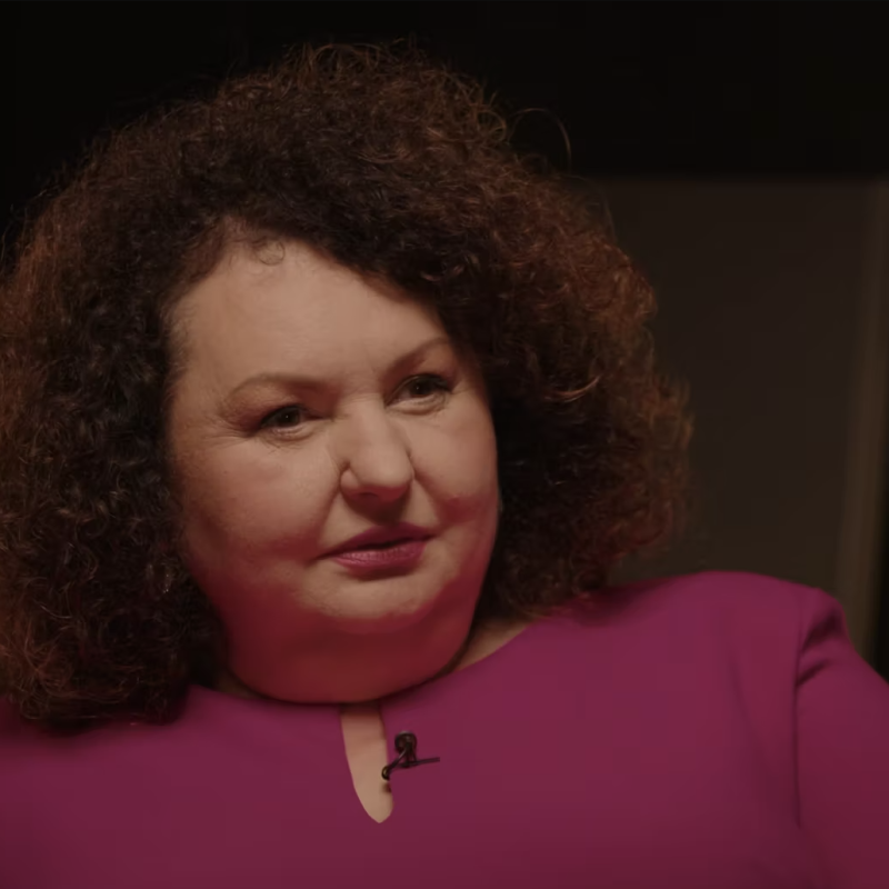 Obrázek epizody Eva Minářová: Dřevostavby mají výhodu nejen v tepelné izolaci, ale i v požárních vlastnostech.