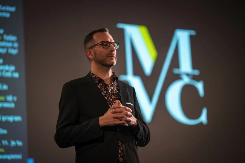 Obrázek epizody Mediální domy se začnou spoléhat na peníze od lidí, říká mediální expert Ondřej Aust