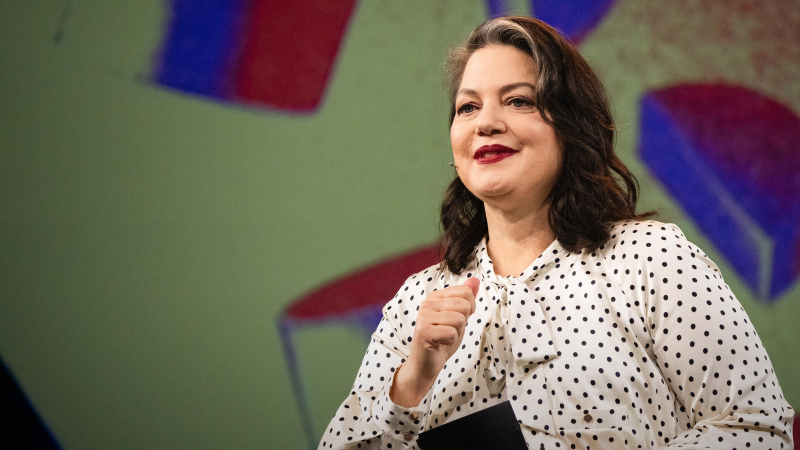 Obrázek epizody The power of gaming together in a lonely world | Laura Miele