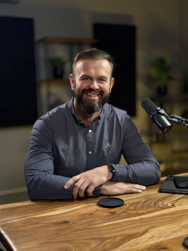 Obrázek epizody 122: Nesprávní vývojáři pro danou věc aneb odchod seniorů / David Pěknic, CTO Košík.cz